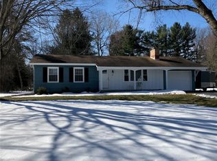 11 White Oak Ln, Fairport, NY 14450