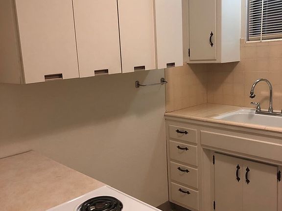 5th image of 2933 Bond Ct