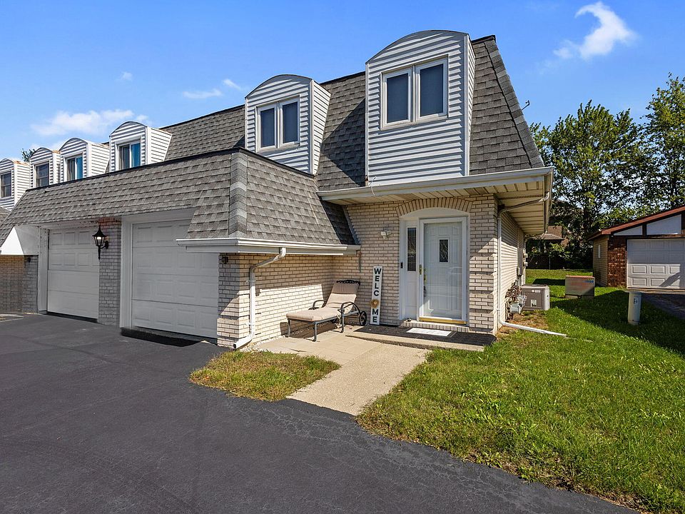 1st image of 647 Wellington Dr