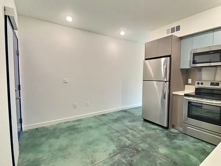 Canyon LA — Photo 29