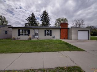 3317 W Saint Cloud St, Rapid City, SD 57702