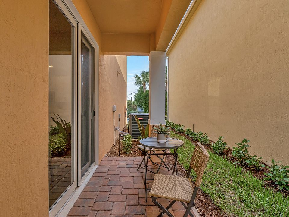 Covered lanai for outdoor enjoyment