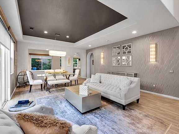 5th image of 52195 Shining Star Ln