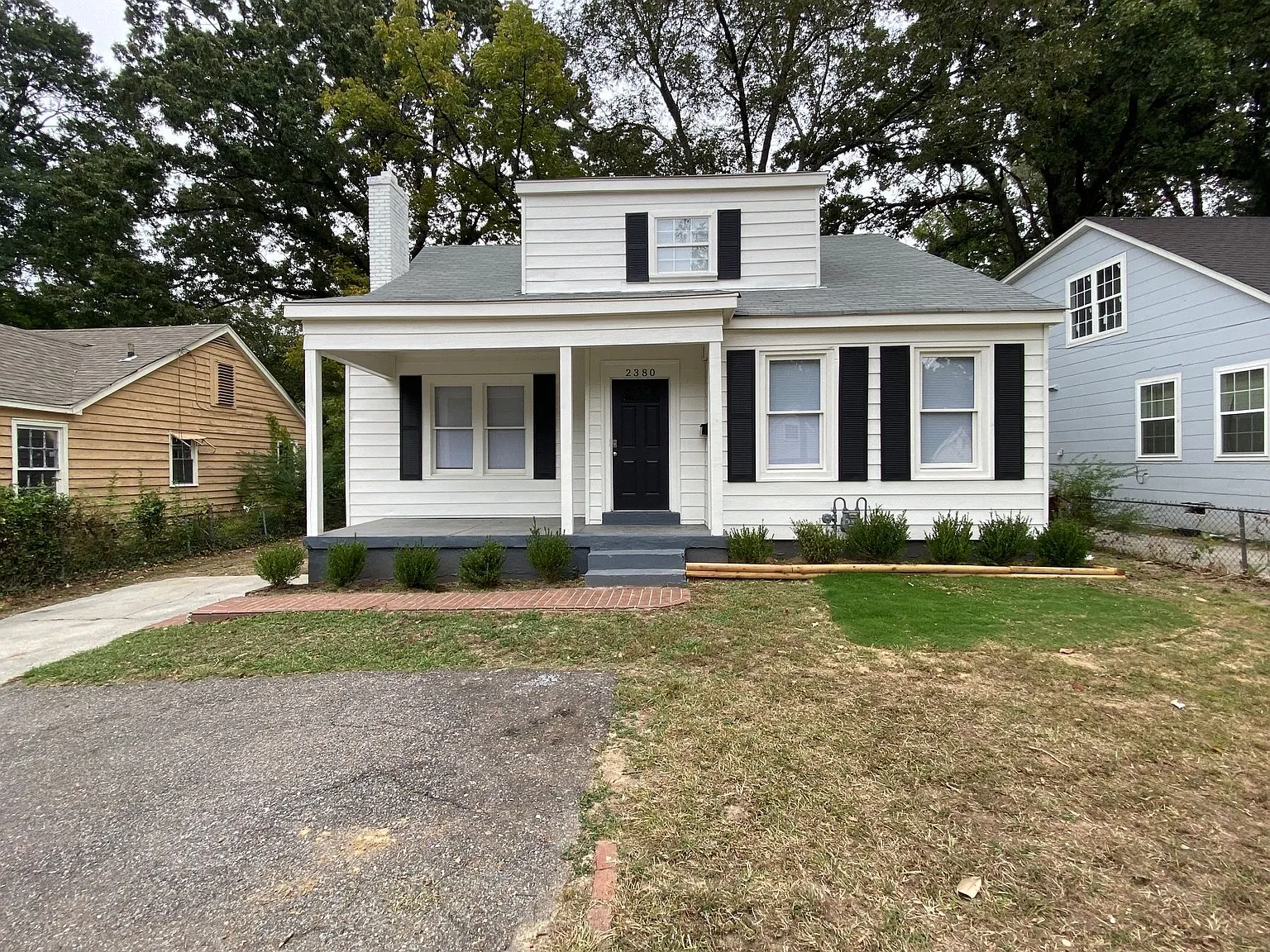2380 Arlington Ave — Photo 1