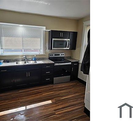 2nd image of 8537 Park Ln