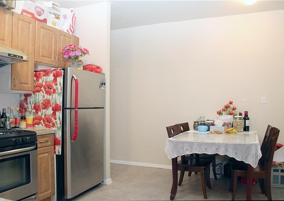 1953 65th St APT 3D, Brooklyn, NY 11204 | Zillow