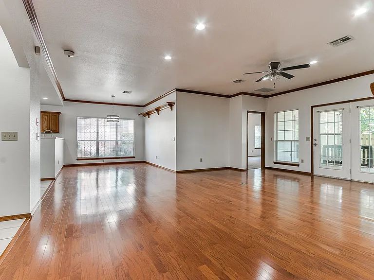 6439 Masons Dr — Photo 34