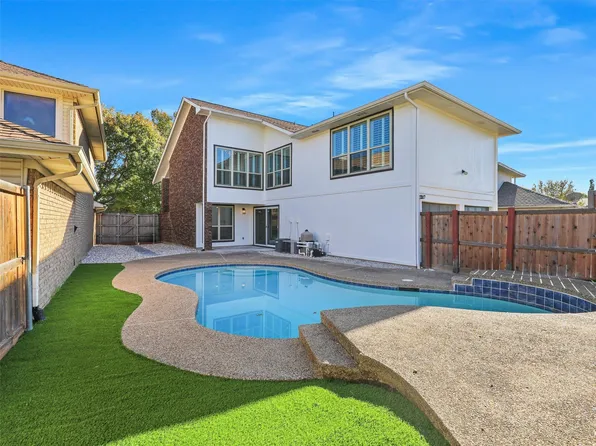 1415 Golden Gate Dr, Carrollton, TX 75007