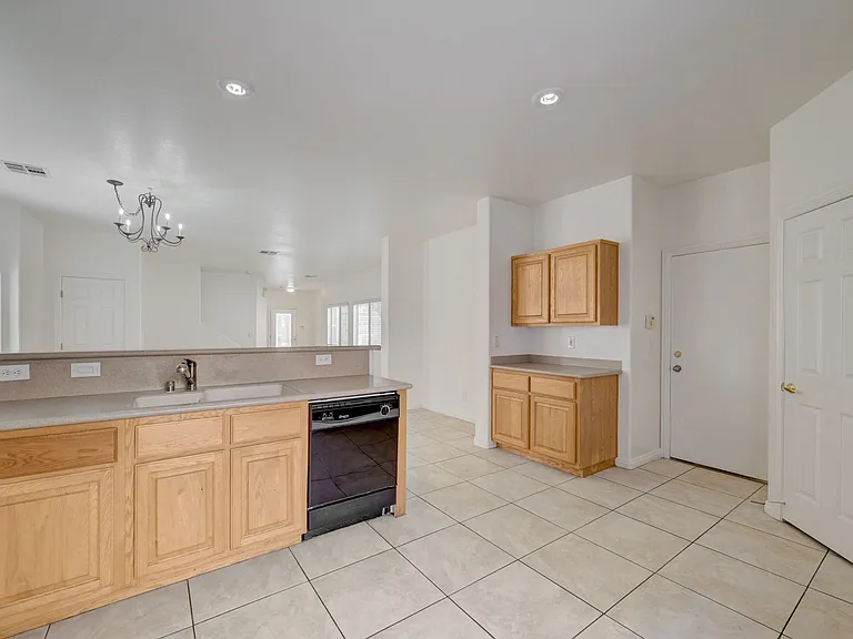 8918 Houston Ridge Ave — Photo 6