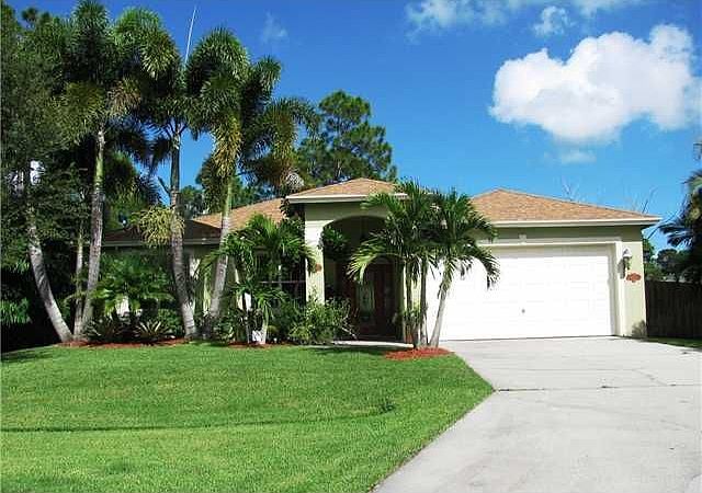 Home For Sale In Port saint lucie
