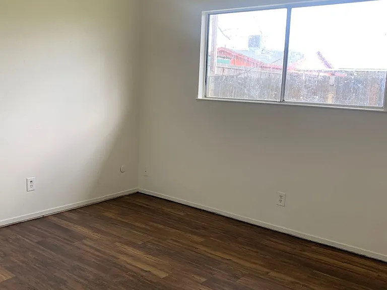 1225 Elberta Dr — Photo 5