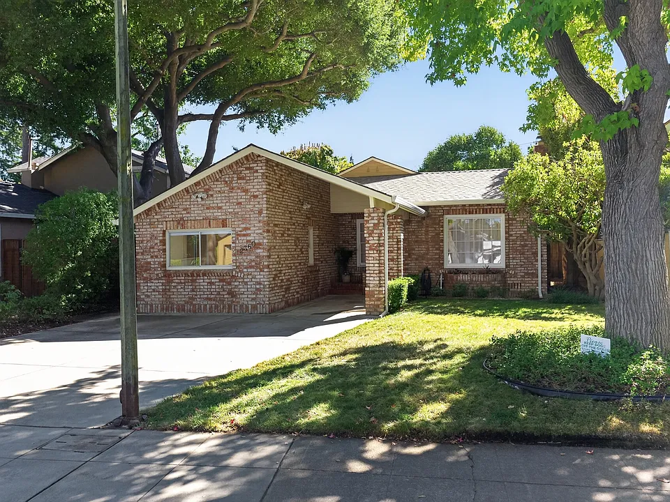 2360 Saint Francis Dr