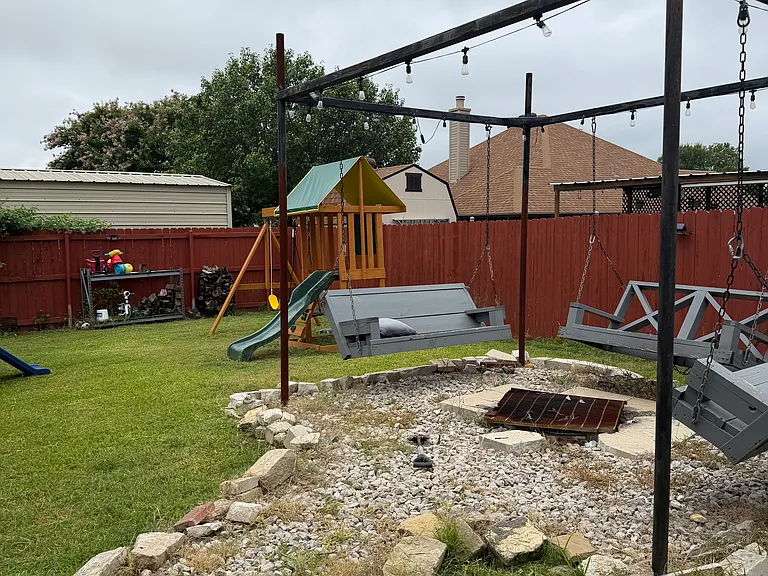 1137 Robin Cir — Photo 21