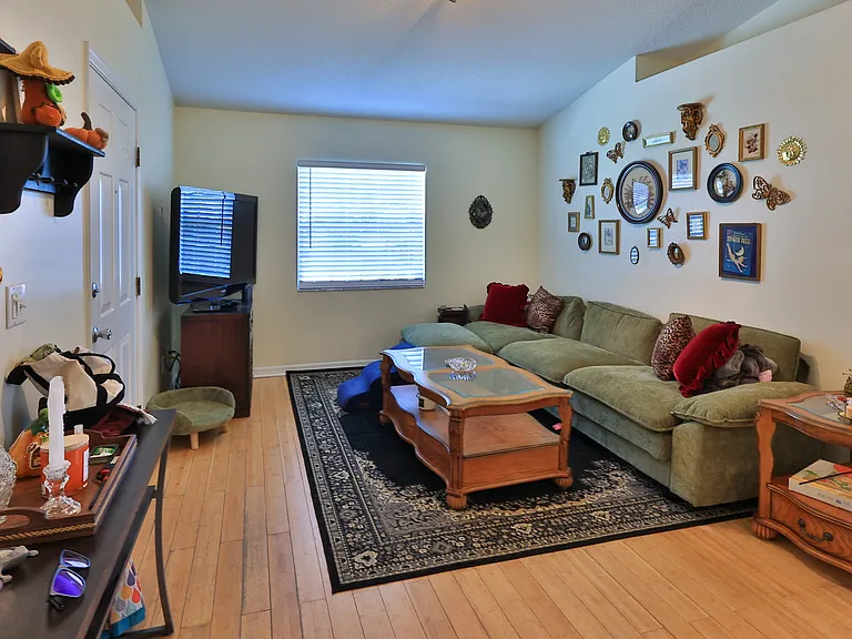 2908 Nordman Ave #2908 — Photo 3