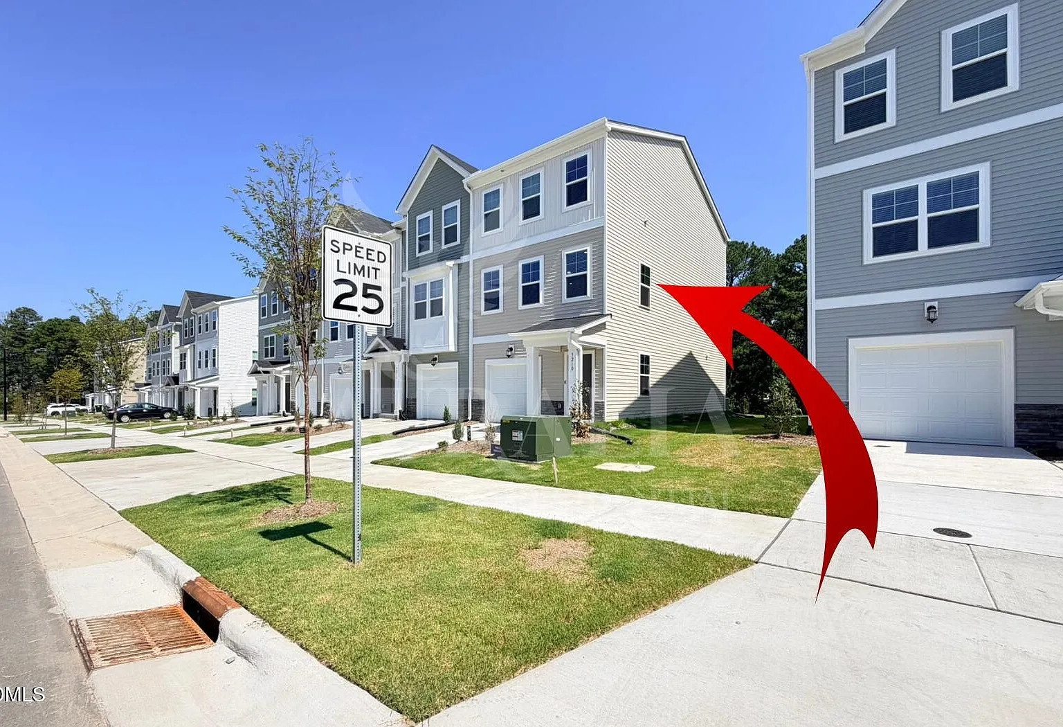 3 bed, 3.5 bath, 1858 sqft, $2,300 — Photo 3