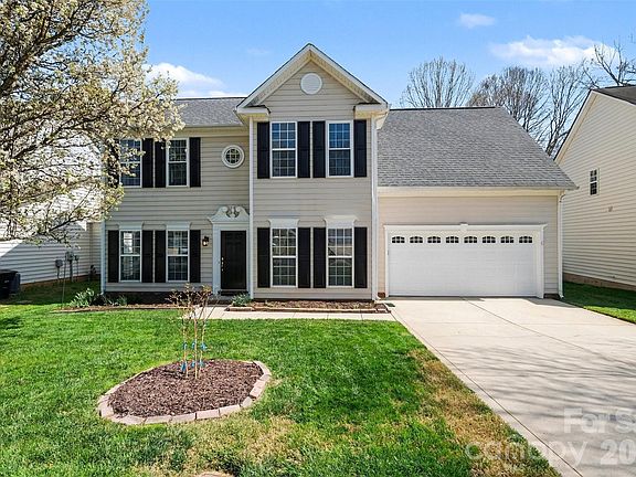 3rd image of 1017 Farmingham Ln