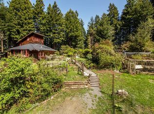 12 Trillium Ln, Bayside, CA 95524