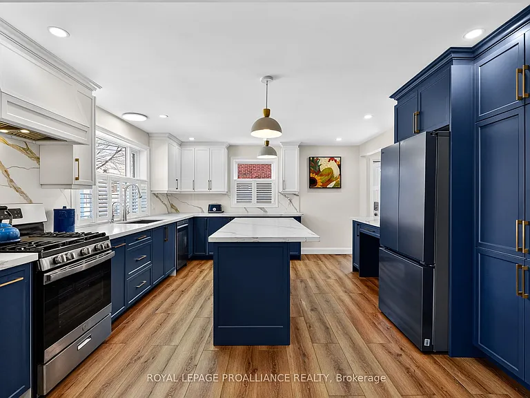 387 Mathew St — Photo 2