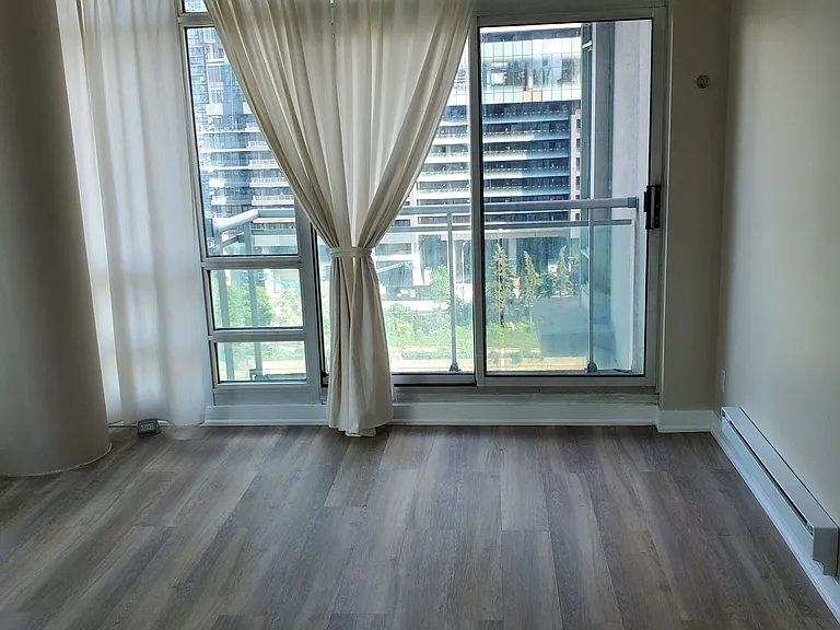 397 Front St W #1210 — Photo 9
