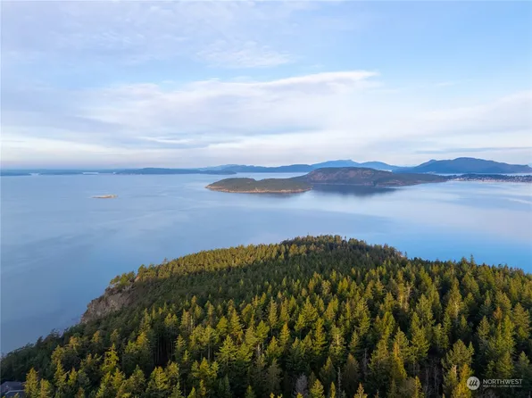 3482 Green Cliffs Road, Anacortes, WA 98221