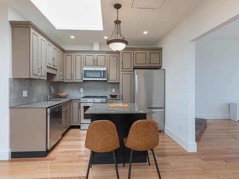 31 Bay State Rd #4 — Photo 8