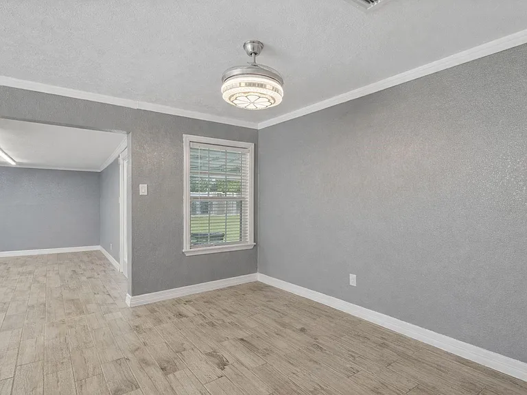 105 Pompano Ave — Photo 9