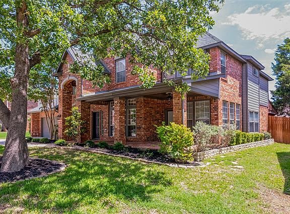 2nd image of 2702 Cliffwood Dr