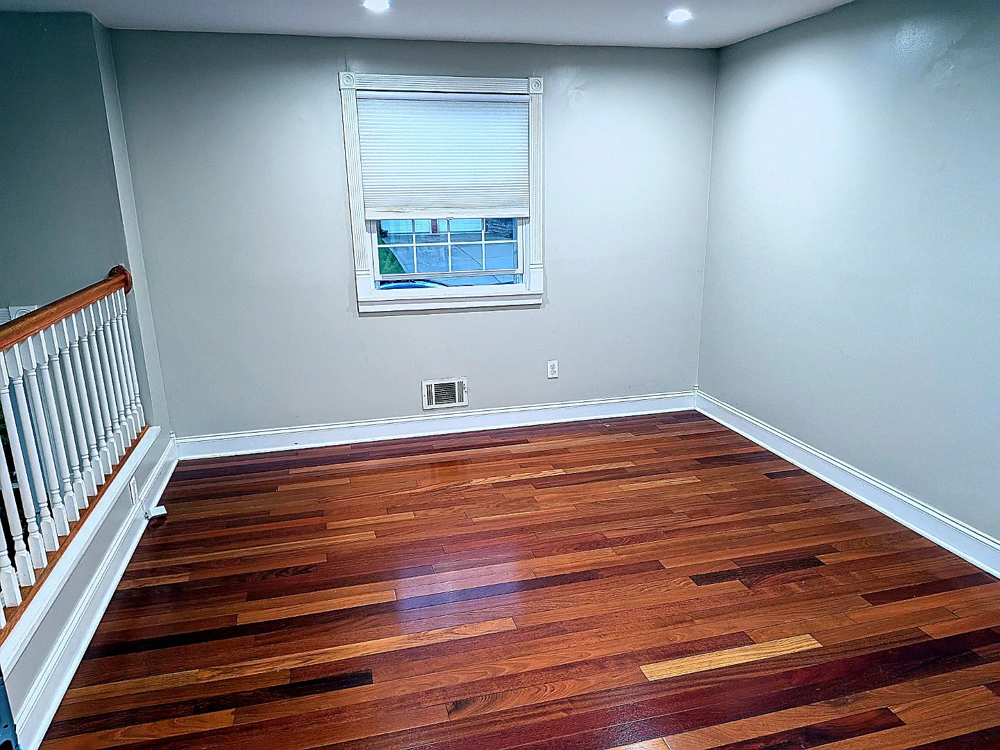 Luxury 3 Bedroom Split Level In Kennedy Township (Montour Schools) — Photo 2