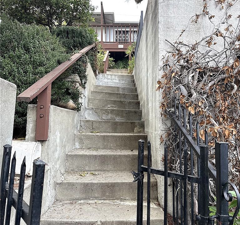 1st image of 3457 Greenfield Ave