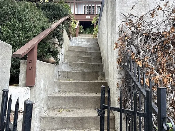 3457 Greenfield Ave, Los Angeles, CA 90034
