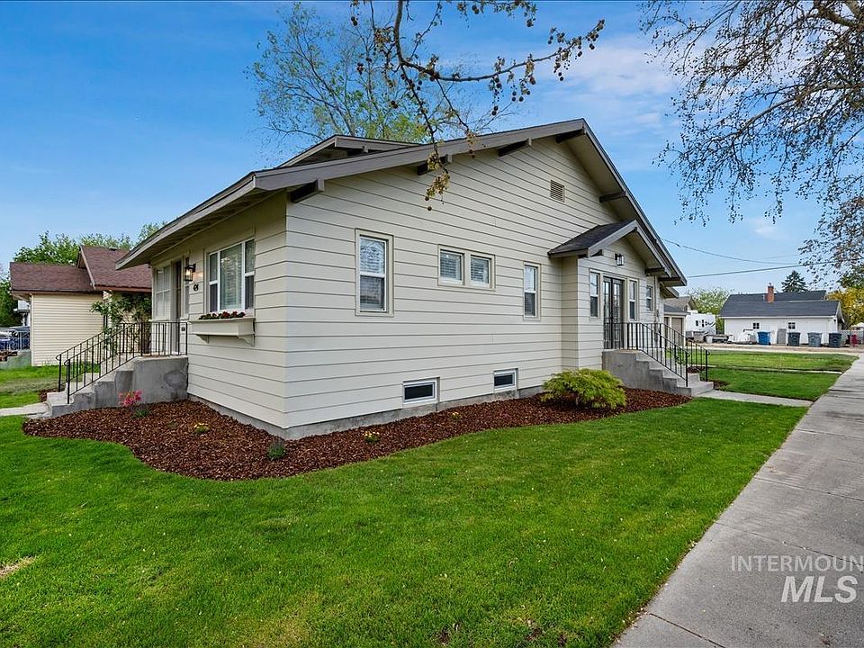 1st image of 424 6th Ave S