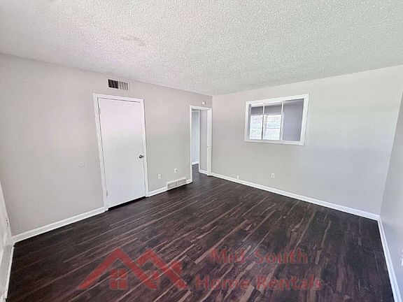 3rd image of 4166 Hobson Rd