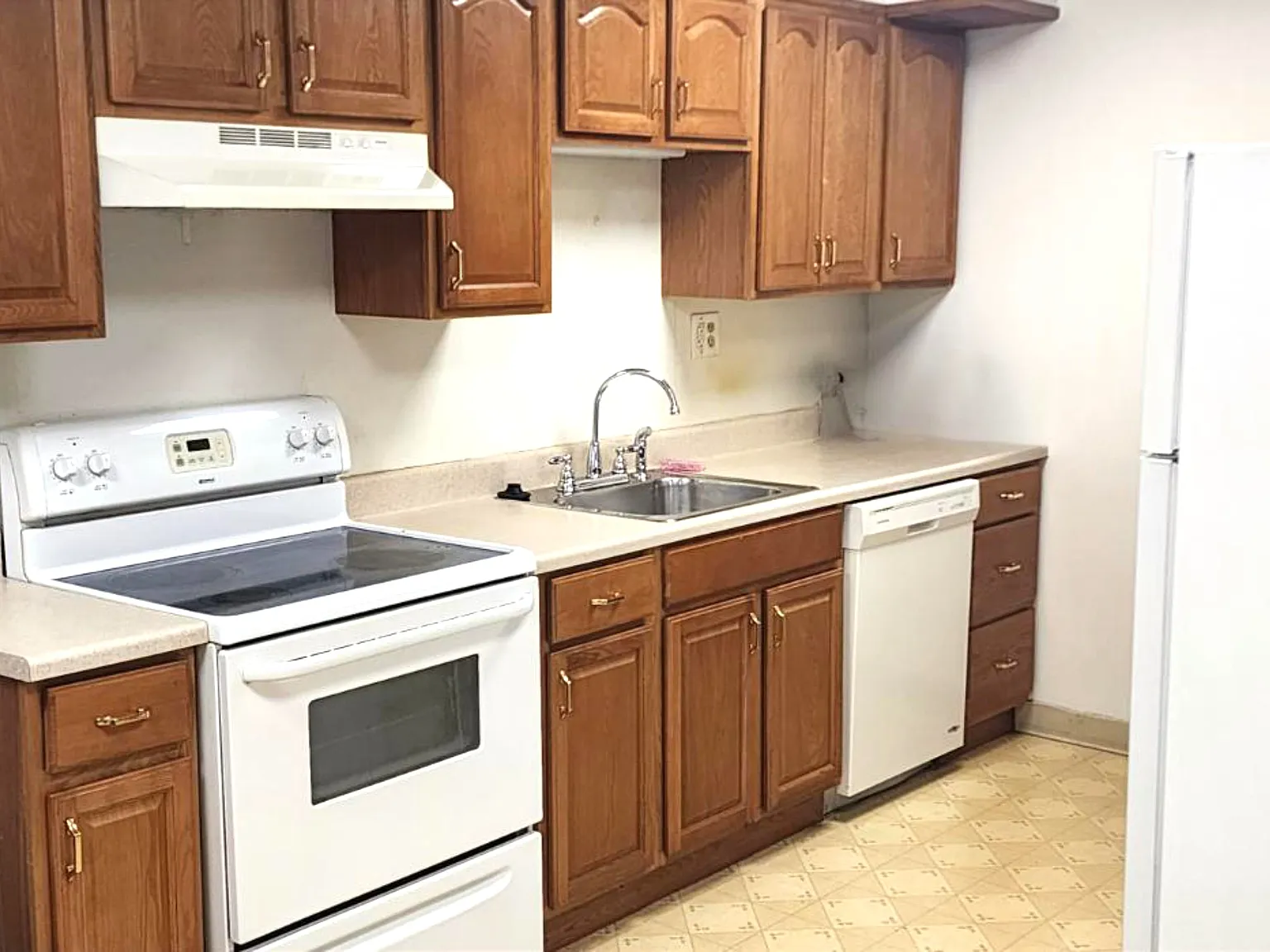 2 bed, 910 sqft, $1,850 — Photo 2