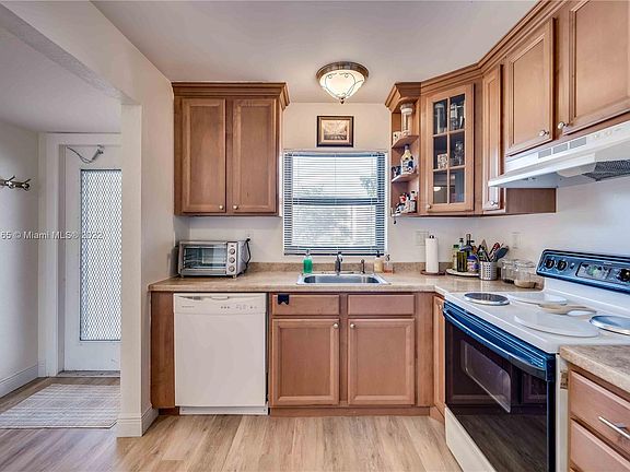 2nd image of 10123 Sunrise Lakes Blvd APT 202