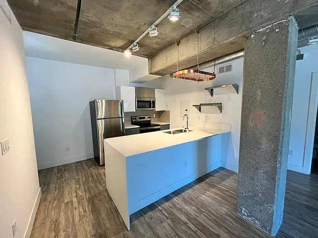 200 S Center St #303 — Photo 9