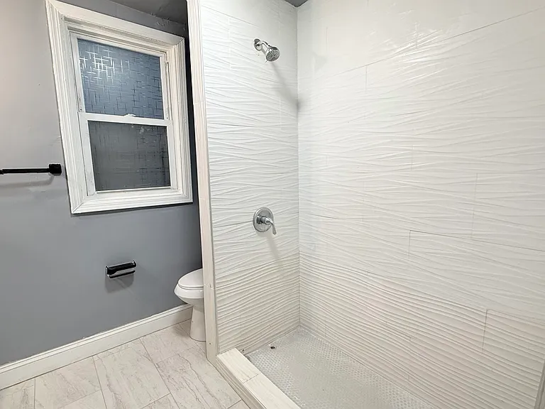 44 N 16th St #1 — Photo 4