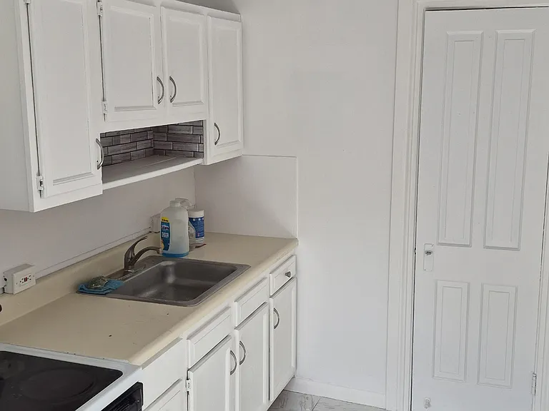 207-219 N 9th St #301 — Photo 4