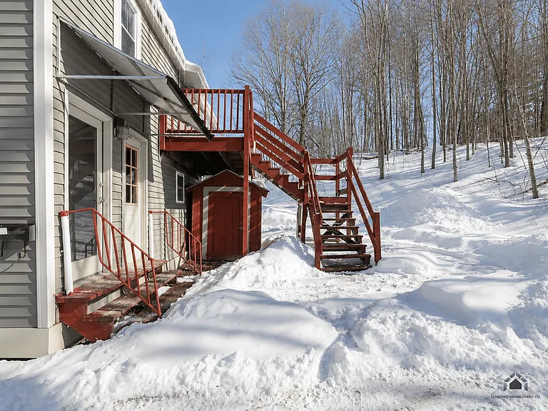 37 Windsor St #1 — Photo 10