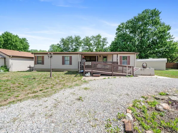 4866 S Bluff St, Wichita, KS 67210