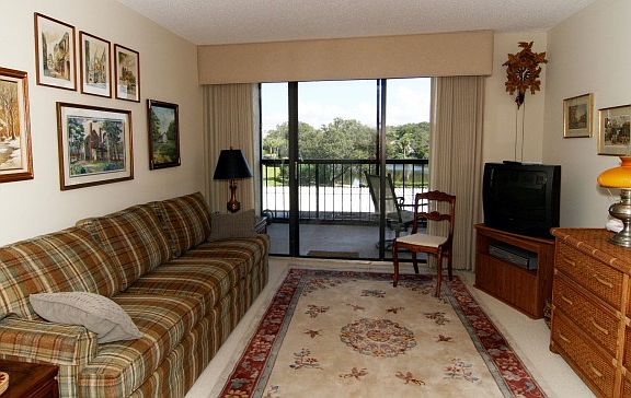 3rd image of 100 Oakmont Ln APT 306