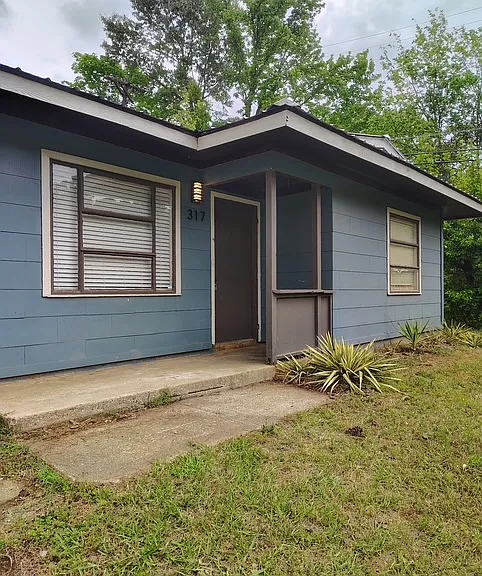 317 Byrne St — Photo 1