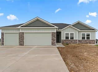 810 W Solomon Dr, Lone Jack, MO 64086