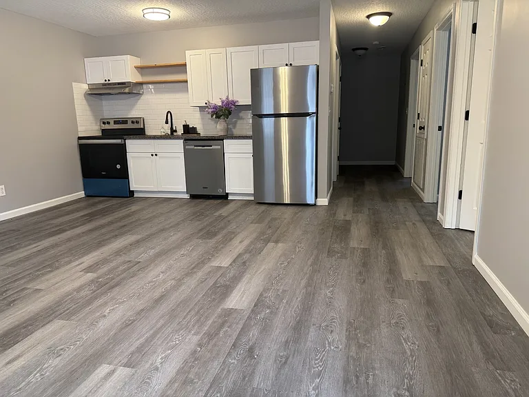 239 Hartfield Rd #4 — Photo 1