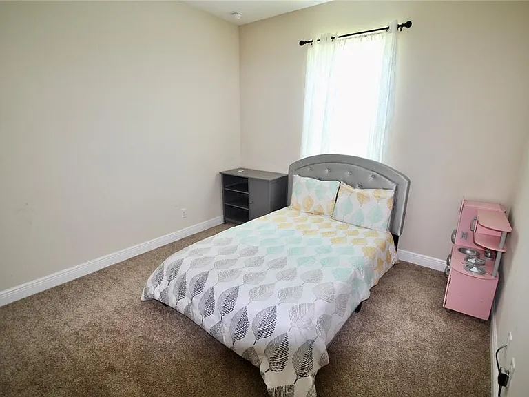 1073 Cavan Dr — Photo 19
