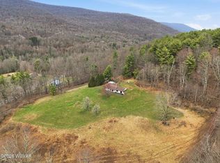 124 Oxen Hill Ln, New Albany, PA 18833