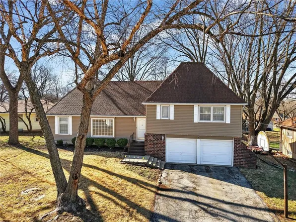 8015 Cleveland Ave, Kansas City, KS 66109