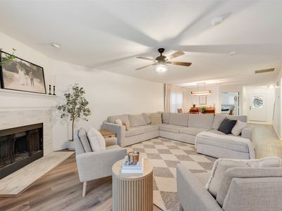 7536 Brentwood Stair Rd, Fort Worth, TX, 76112
