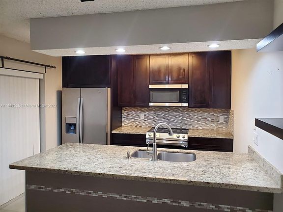 4th image of 8137 S Coral Cir