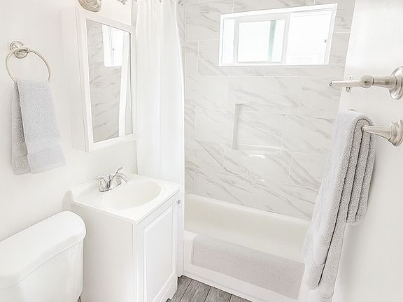 4th image of 290 Bonito Ave #290H