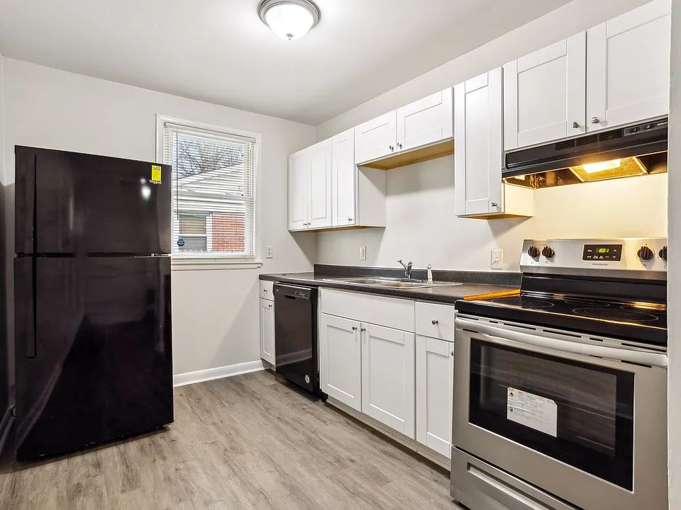 1214 Cleona Dr